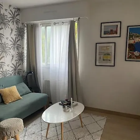 Daire Cosy Dans Avec Piscine Antibes